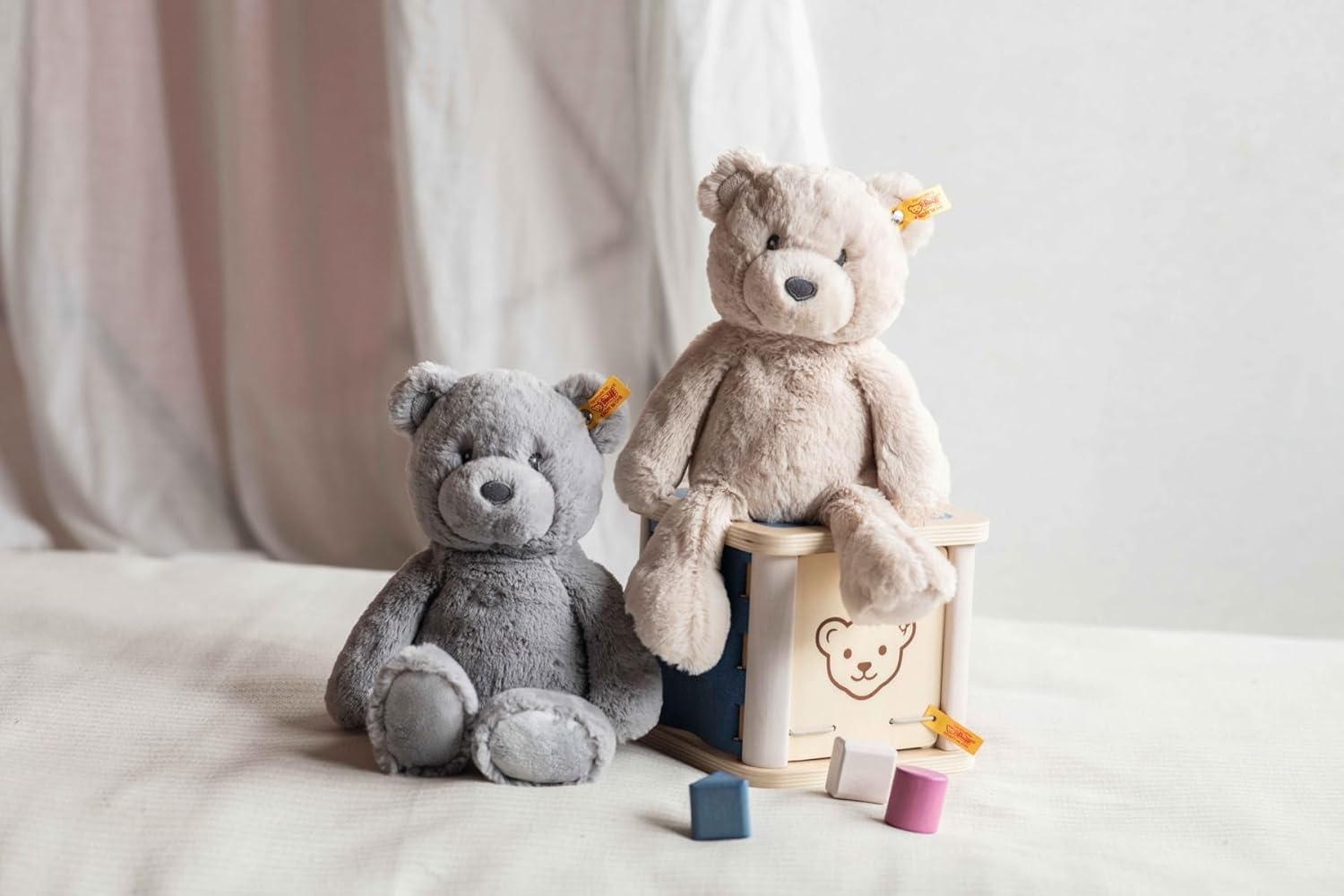 Steiff Kuscheltier Bearzy Teddybär, Süßes Stofftier, Jungen, Mädchen & Babys ab 0 Monaten, Friends, Plüschtier 28 cm