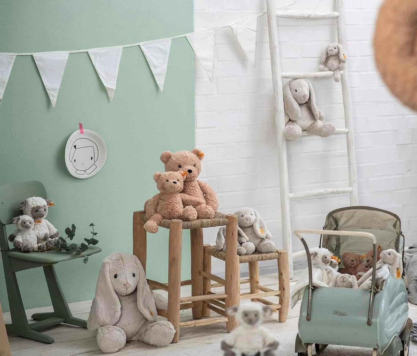 Steiff Kuscheltier Jimmy Teddybär, Süßes Stofftier mit Kunststoffaugen, Kinder, Jungen & Mädchen, Friends